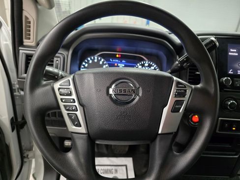 Used 2022 Nissan Titan S image 19