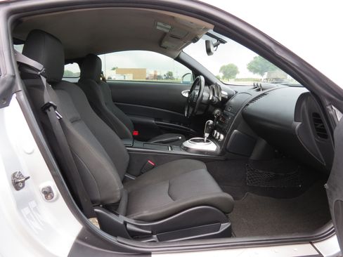 Used 2008 Nissan 350Z Enthusiast w/ Cargo Convenience Pkg RWD image 27