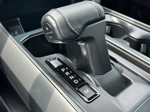 Used 2024 Ford F150 XLT w/ XLT Black Appearance Package RWD image 34
