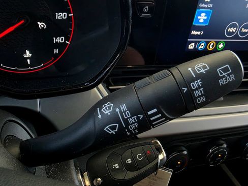Used 2024 Chevrolet Trax RS w/ Driver Confidence Package FWD image 21