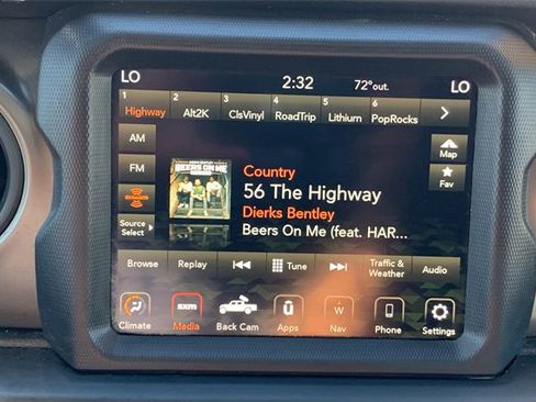 Certified 2022 Jeep Gladiator Willys image 47