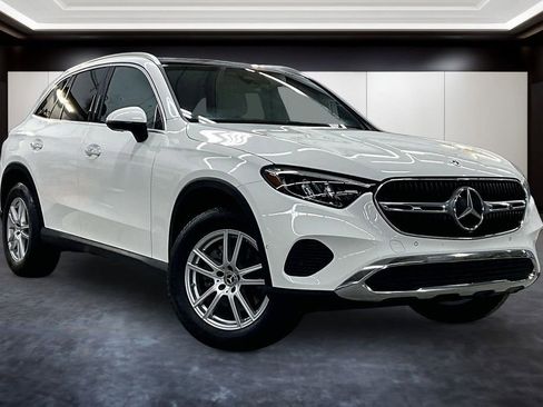 Used 2023 Mercedes-Benz GLC 300 4MATIC image 1
