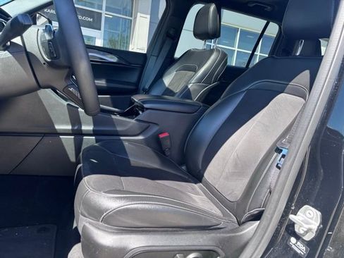 Used 2023 Jeep Grand Cherokee L Laredo AWD/4WD image 5