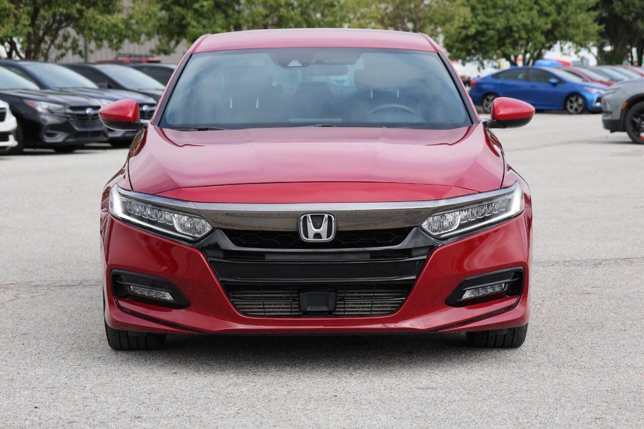 Used 2019 Honda Accord Sport image 2