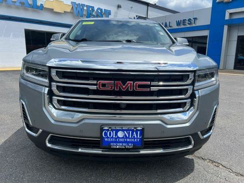 Used 2023 GMC Acadia SLT w/ Technology Package AWD/4WD image 2