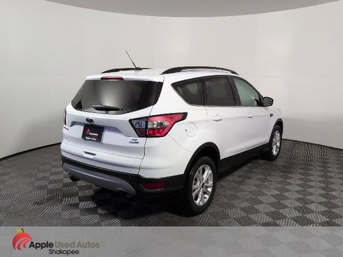 Used 2018 Ford Escape SE image 5