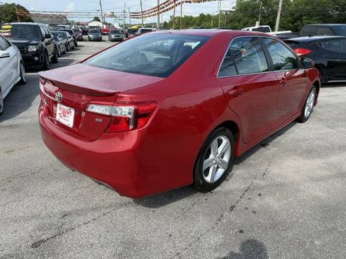Used 2014 Toyota Camry SE FWD image 5