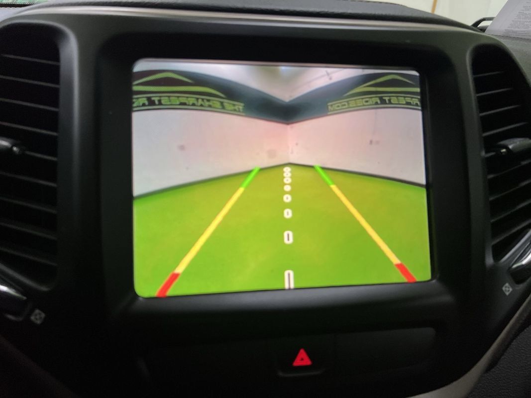 Used 2015 Jeep Cherokee Limited AWD/4WD image 18