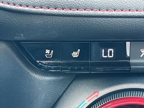 Used 2019 Chevrolet Blazer RS image 21