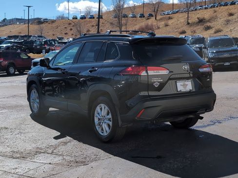 Used 2024 Toyota Corolla Cross LE image 5