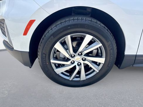 Used 2023 Chevrolet Equinox LT FWD image 10