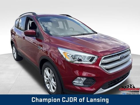 Used 2017 Ford Escape SE w/ Equipment Group 201A FWD image 9