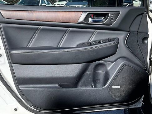 Used 2018 Subaru Outback 3.6R Limited image 21