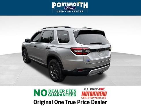 Used 2025 Honda Pilot TrailSport image 29