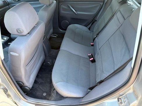Used 2004 Volkswagen Passat GL FWD image 9