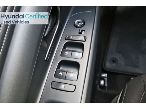 Certified 2025 Hyundai Elantra SEL FWD image 23