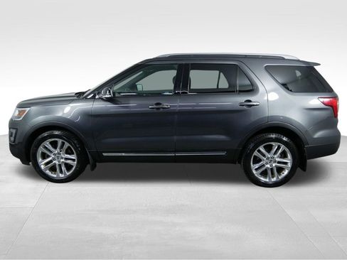 Used 2016 Ford Explorer XLT w/ Equipment Group 202A AWD/4WD image 6