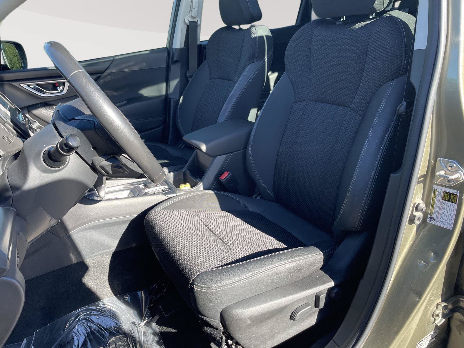 Used 2022 Subaru Forester Premium AWD/4WD image 12