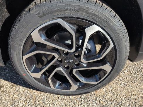 New 2026 Chevrolet Trax RS w/ Sunroof Package image 22