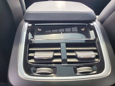 Used 2020 Volvo XC90 T6 Momentum w/ Protection Package AWD/4WD image 32