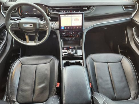 Used 2023 Jeep Grand Cherokee Limited w/ Luxury Tech Group II AWD/4WD image 24