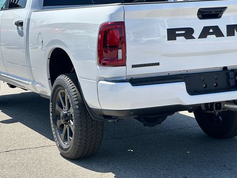 New 2026 RAM 2500 Big Horn AWD/4WD image 5