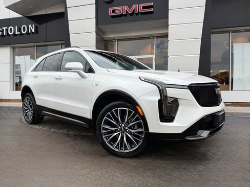 Used 2024 Cadillac XT4 Sport image 3