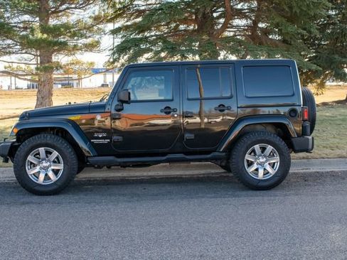 Used 2017 Jeep Wrangler Unlimited Sahara w/ Connectivity Group image 3