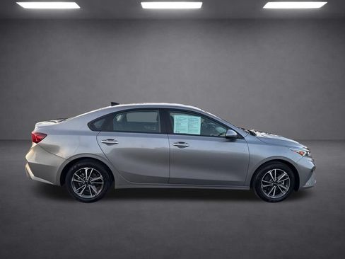 Used 2023 Kia Forte LXS FWD image 9