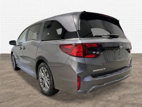 New 2026 Honda Odyssey Touring image 4