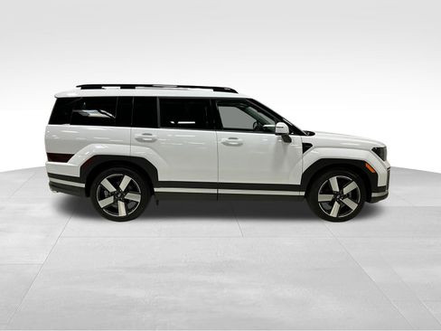 Used 2025 Hyundai Santa Fe Limited AWD/4WD image 3