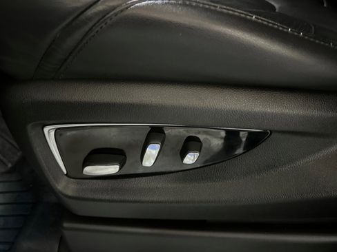 Used 2018 Cadillac Escalade ESV Luxury image 13