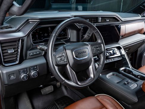 Used 2024 GMC Sierra 3500 Denali Ultimate image 17