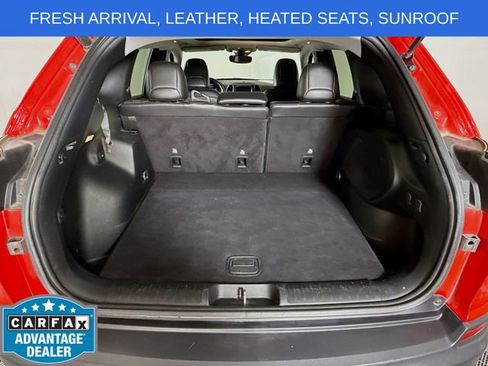 Used 2019 Jeep Cherokee Trailhawk AWD/4WD image 26