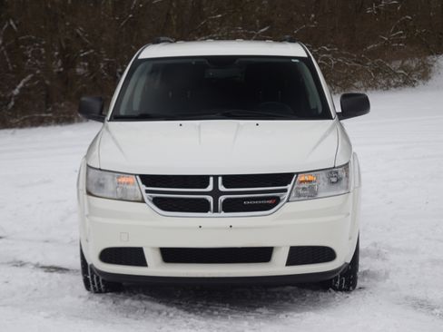 Used 2017 Dodge Journey SE w/ Safe & Sound Group image 21