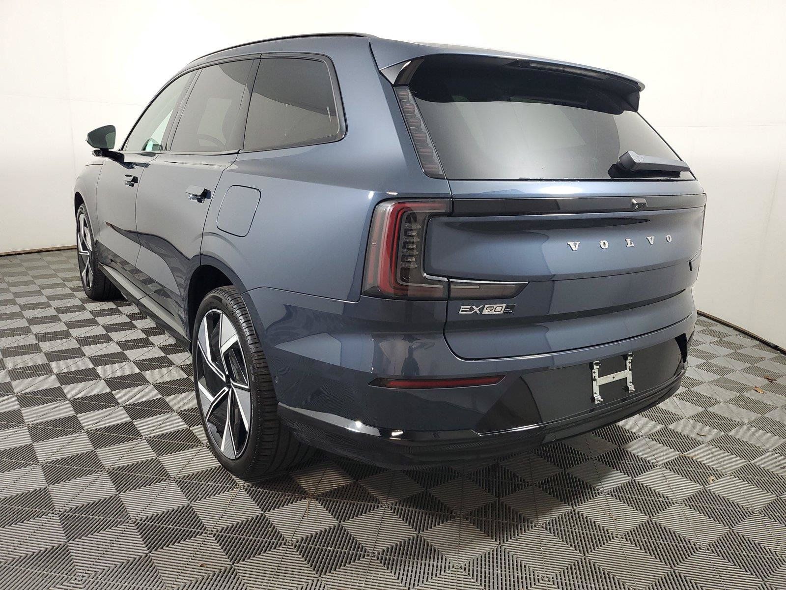 Used 2025 Volvo EX90 Plus AWD/4WD image 4