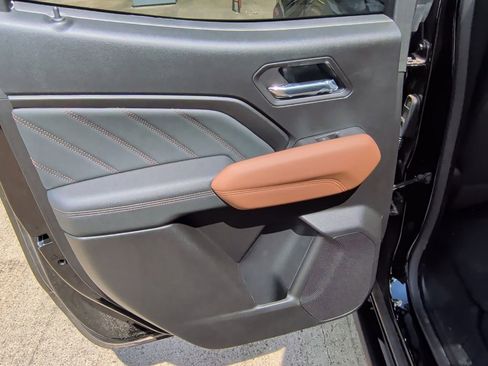 New 2025 GMC Canyon AT4 w/ Nightfall Edition AWD/4WD image 34