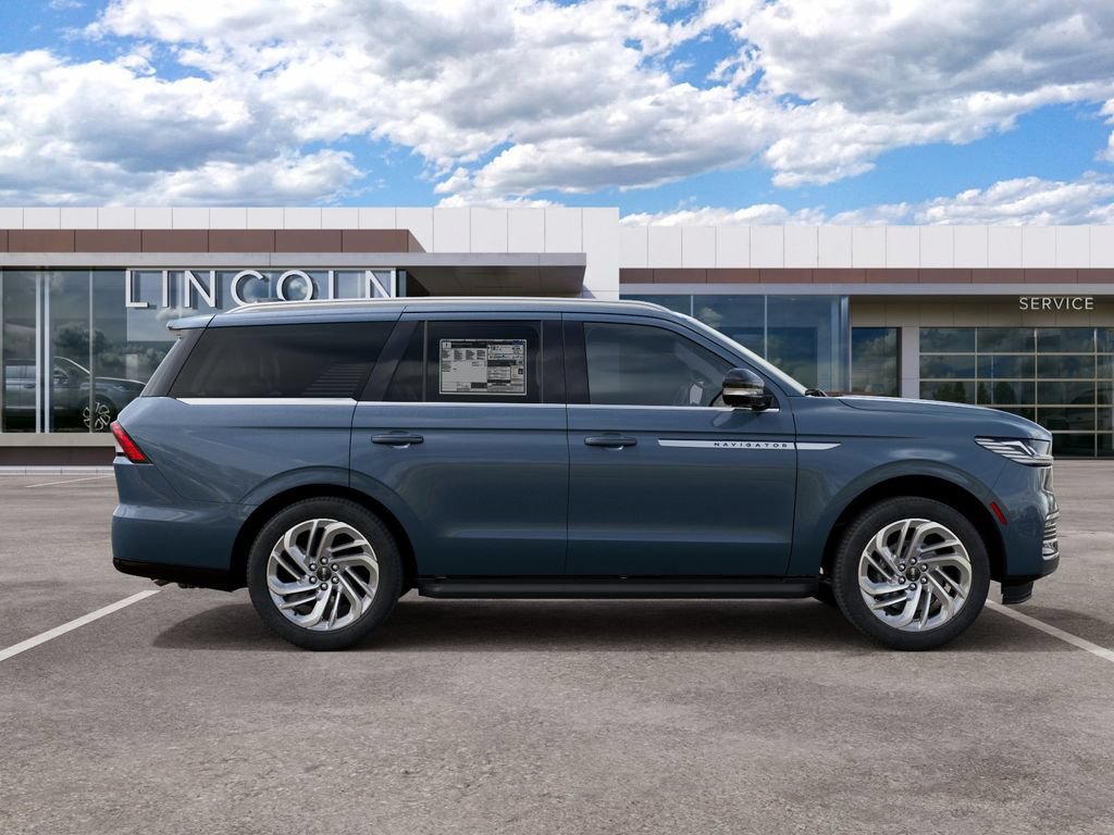 New 2027 Lincoln Navigator Premiere RWD image 5