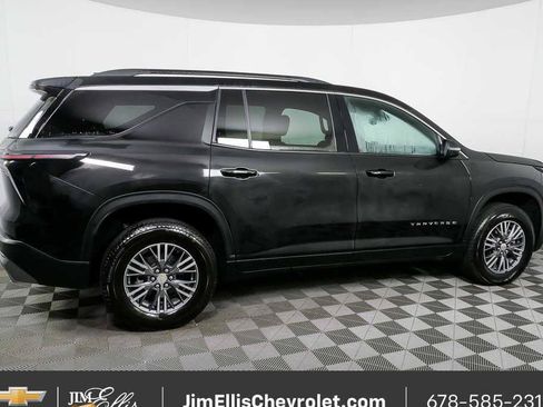 Certified 2025 Chevrolet Traverse LT FWD image 2
