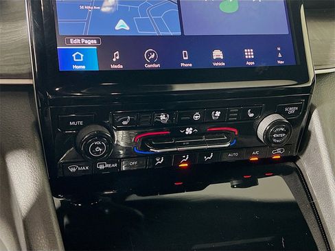 Used 2024 Jeep Grand Cherokee L Limited w/ Luxury Tech Group II image 15