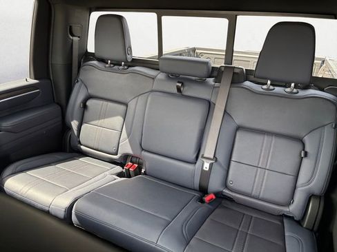 New 2026 Chevrolet Silverado 2500 High Country w/ Technology Package image 13