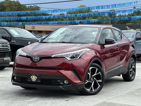 Used 2019 Toyota C-HR Limited FWD image 3