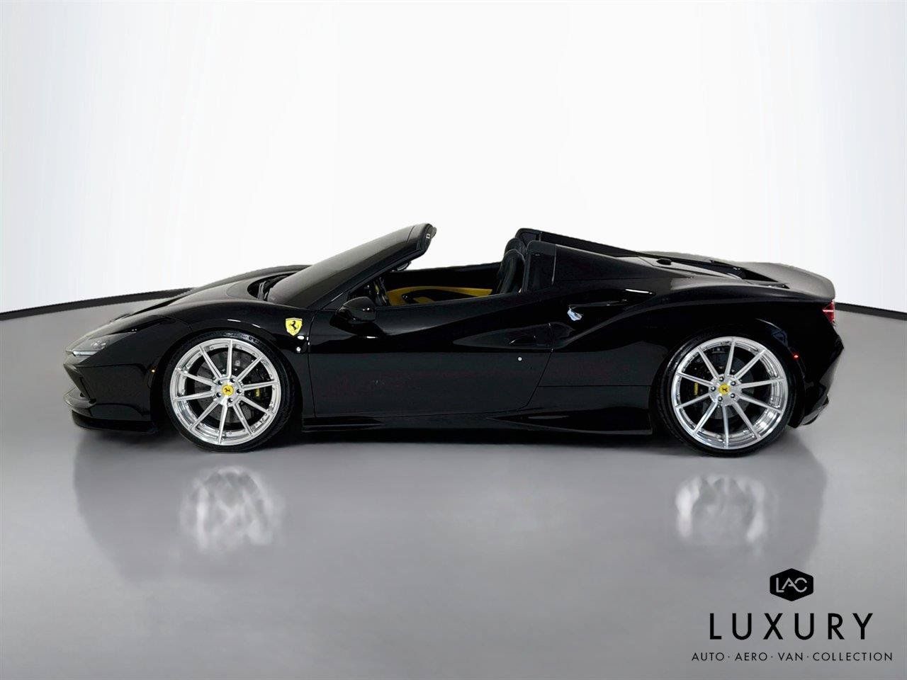 Used 2021 Ferrari F8 Tributo RWD image 9