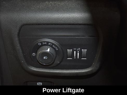 Used 2022 Jeep Grand Cherokee L Limited w/ Black Appearance Package AWD/4WD image 13