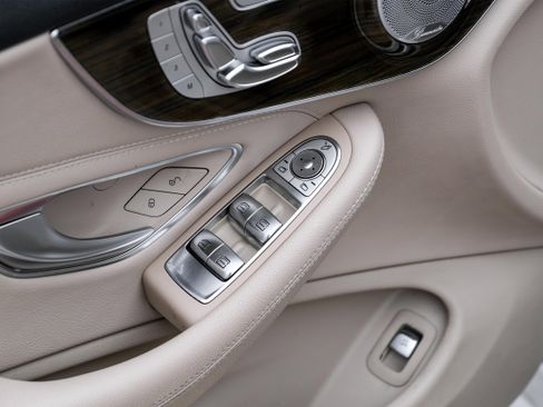 Used 2018 Mercedes-Benz C 300 Cabriolet image 37