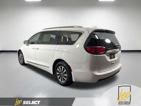 Used 2020 Chrysler Pacifica Touring-L Plus image 5