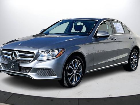 Used 2015 Mercedes-Benz C 300 4MATIC Sedan image 4