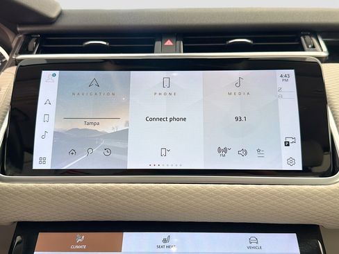 Used 2022 Land Rover Range Rover Velar R-Dynamic S image 30