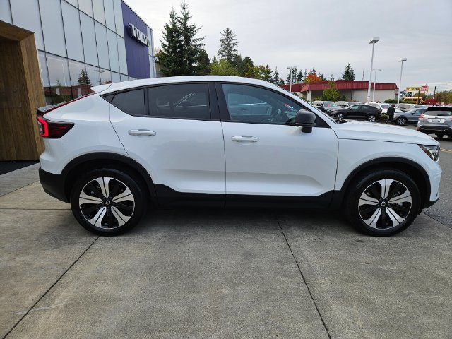 Used 2023 Volvo C40 Recharge Core AWD/4WD image 4