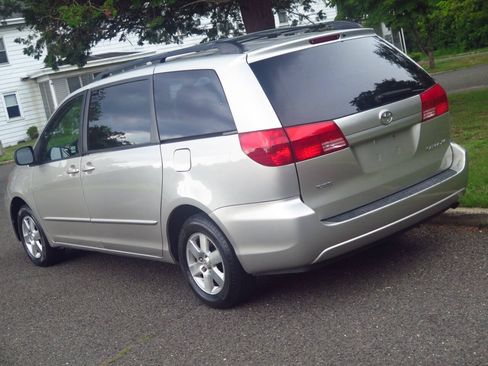 Used 2004 Toyota Sienna LE FWD image 22